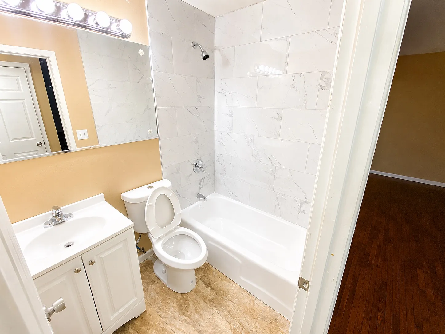 2 bed, 850 sqft, $1,150 — Photo 2