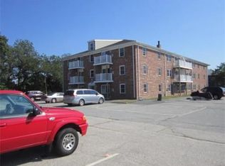 16 Woodman Way APT 6, Newburyport, MA 01950
