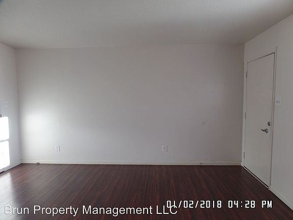 4th image of 2720 Holbrook Dr APT 05