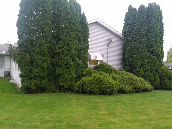 3rd image of 600 E Center St