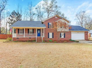 113 Whitechapel Ln, Raeford, NC 28376