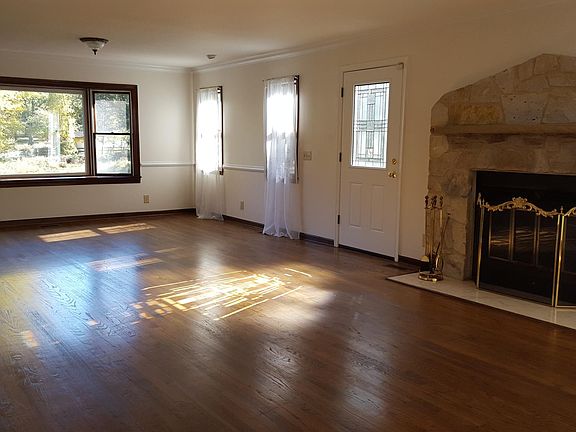 4th image of 9201A Harrington Dr
