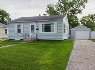 1617 2nd St N, Fargo, ND 58102
