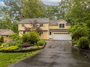 2 Woodcrest Rd, Cape Elizabeth, ME 04107