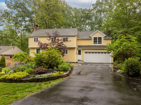2 Woodcrest Road, Cape Elizabeth, ME 04107