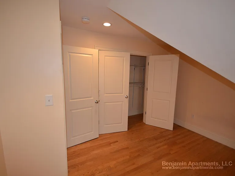 25 Lothrop St #7 — Photo 11