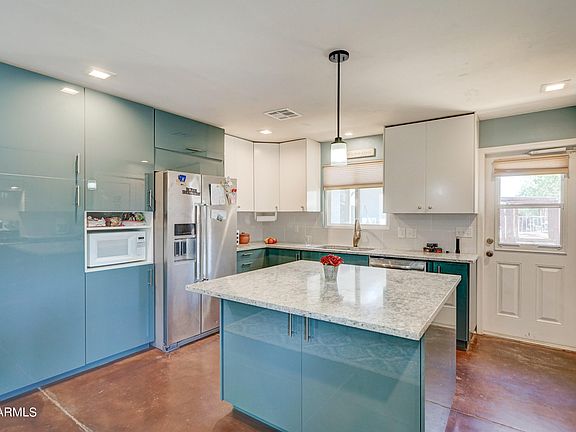 3rd image of 12110 E VIA DE PALMAS Street