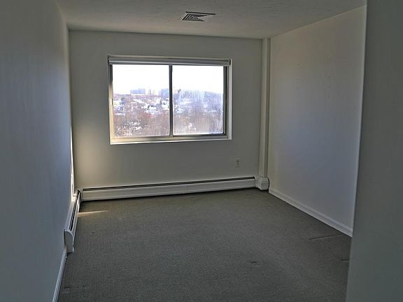 5th image of 230 Willard St Unit 807