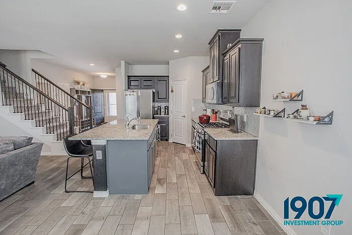 2501 Caden Ct — Photo 13