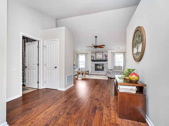 4th image of 19120 Timothy Ln