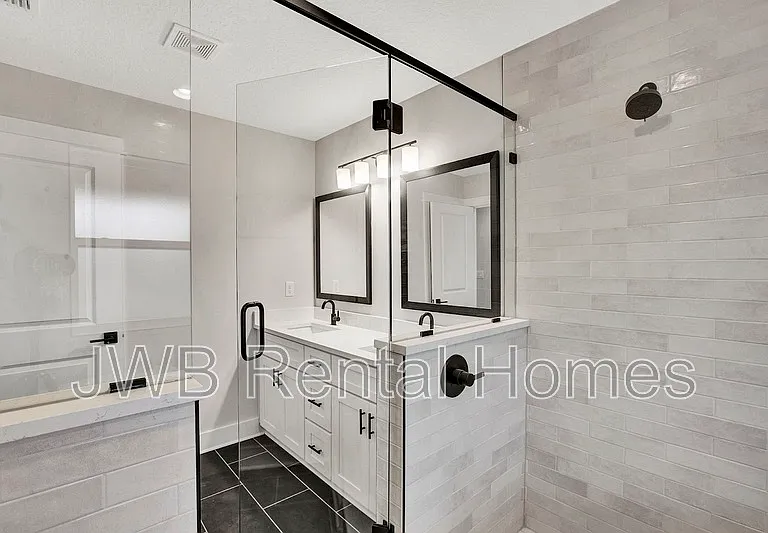 8859 Amalfi Ct — Photo 32