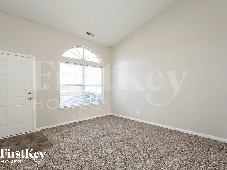 5621 Wynridge Ct — Photo 3