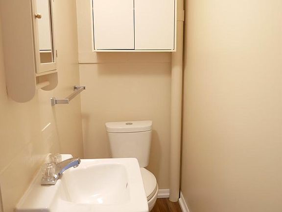 4th image of 59259 County Road 653 #B