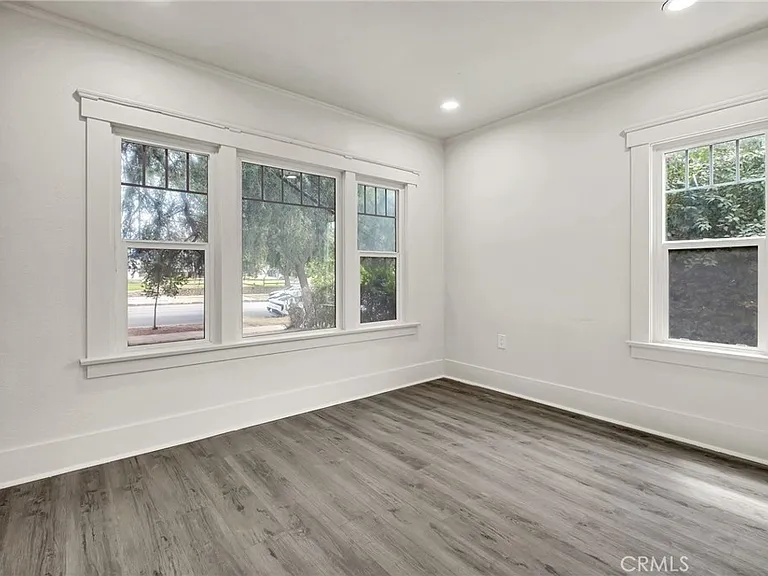 809 E Colton Ave — Photo 16
