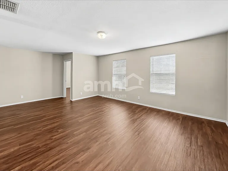 8438 Silver Brush — Photo 11