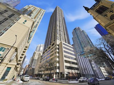 30 E Huron St APT 907, Chicago, IL, 60611