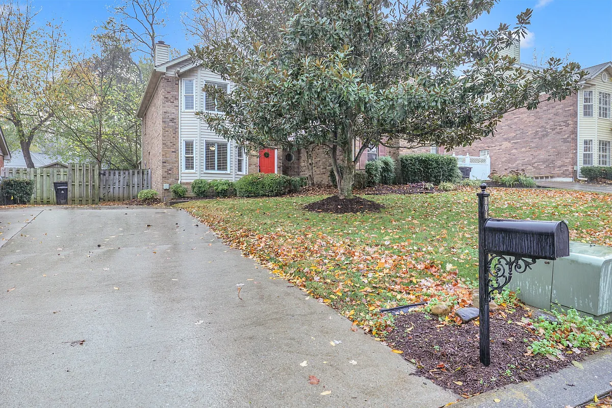 Building Photo - 304 Hillside Ct