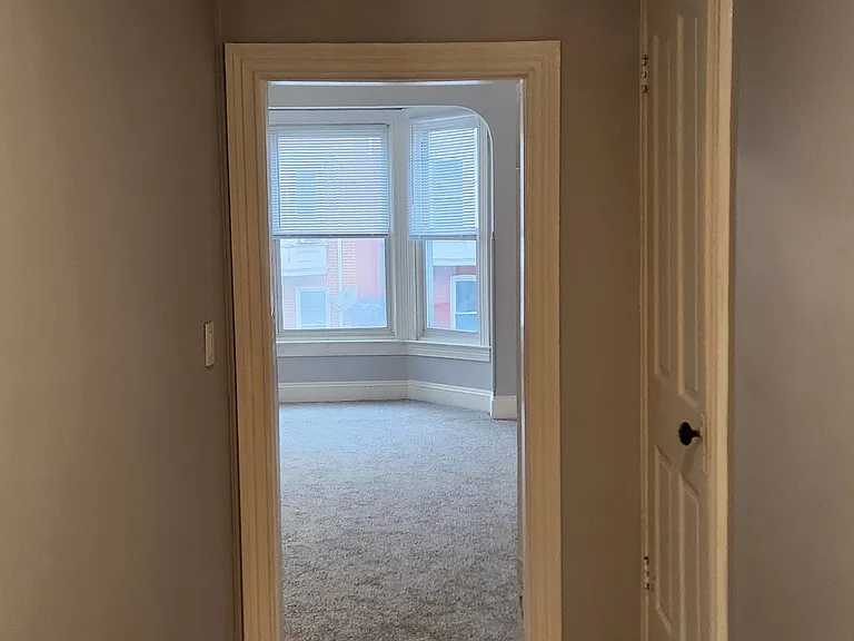 958 E Princess St — Photo 14