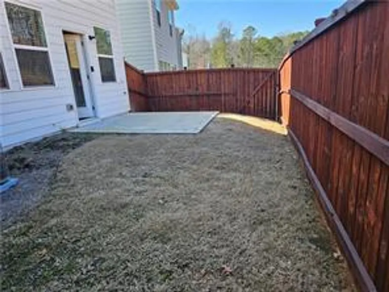 220 Turner Ln — Photo 36