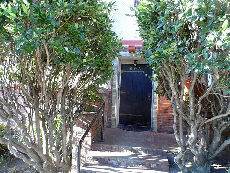 608 E Lynn St #7 — Photo 4