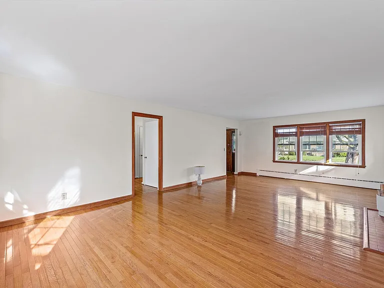 207 W Vermont Ave — Photo 9