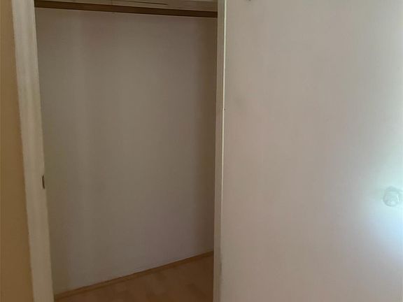 4th image of 1922 Silver Leaf Dr