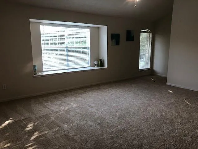 28814 Waltham St — Photo 21