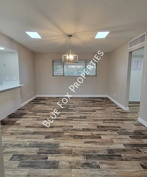 1933 S Palma Pl — Photo 3