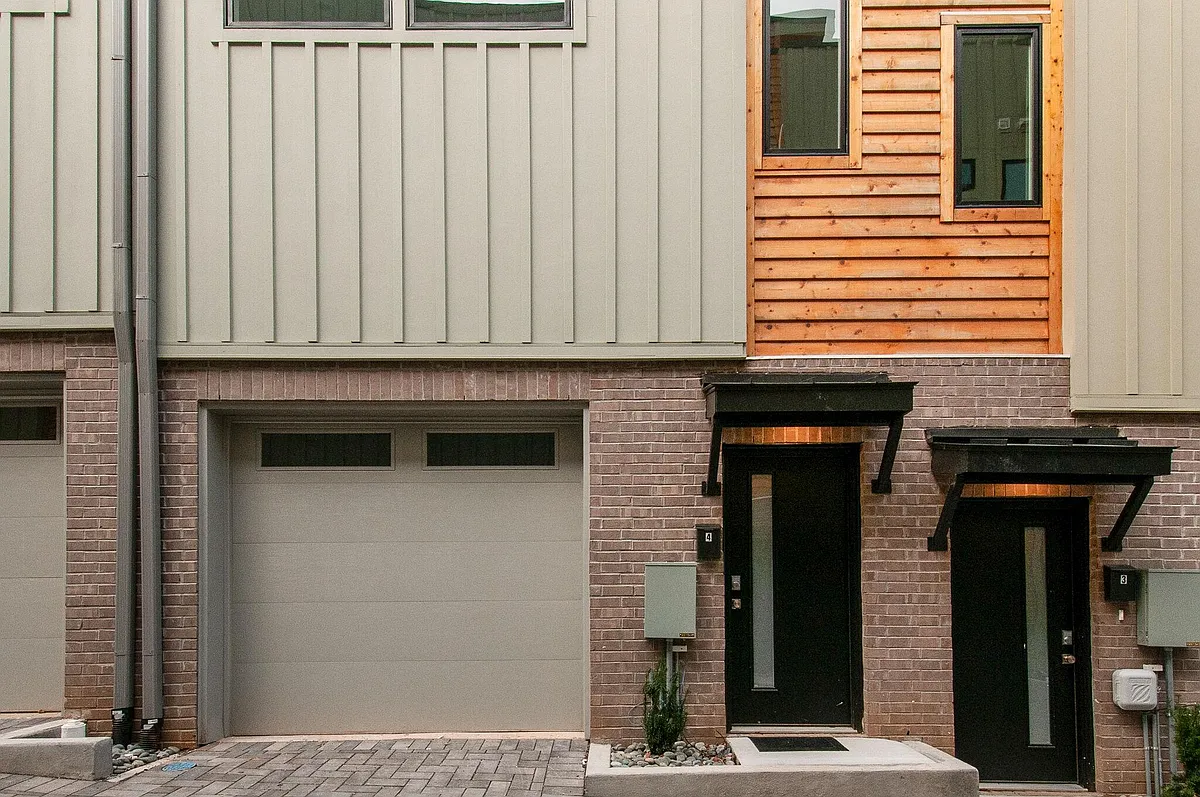 Building Photo - 2513 White Ave #5