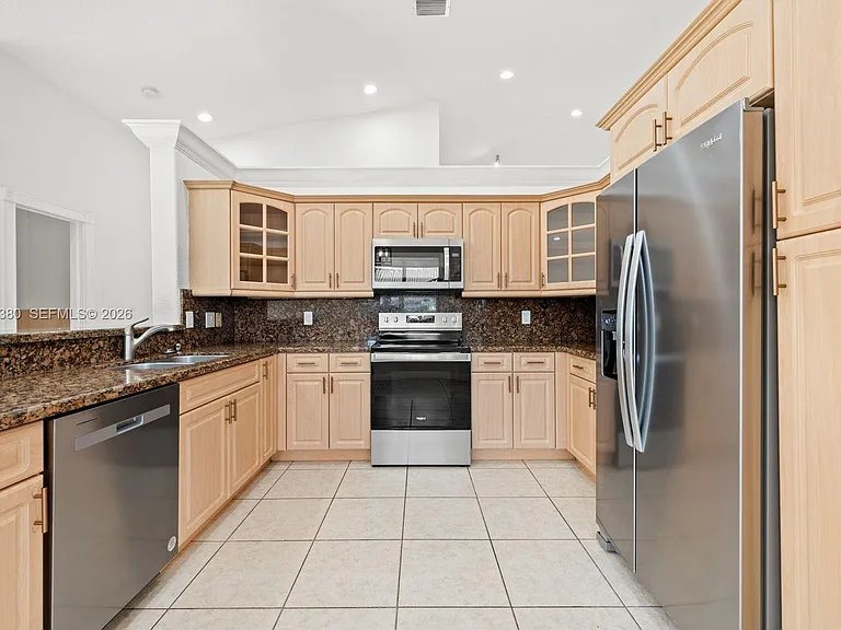2891 SW 143rd Pl — Photo 6