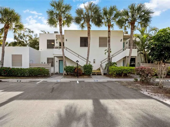 320 Timberlake Dr #320, Bradenton, FL 34210