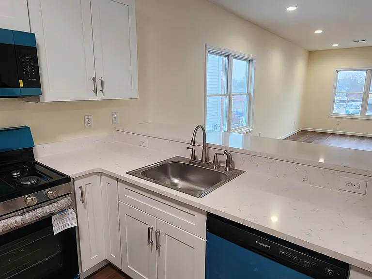 431 Morris Ave #3 — Photo 10