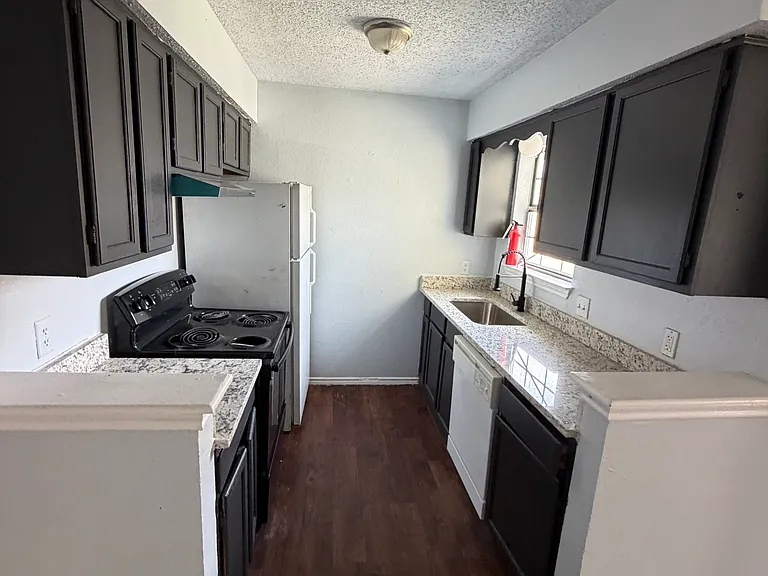 320 S Center St #114 — Photo 10