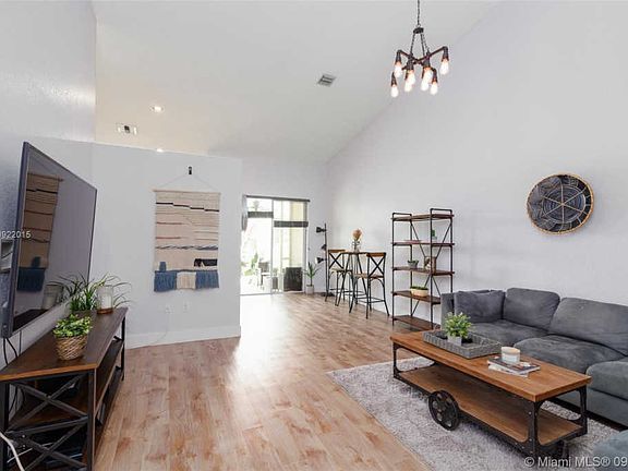3rd image of 8001 S Aragon Blvd Unit 3