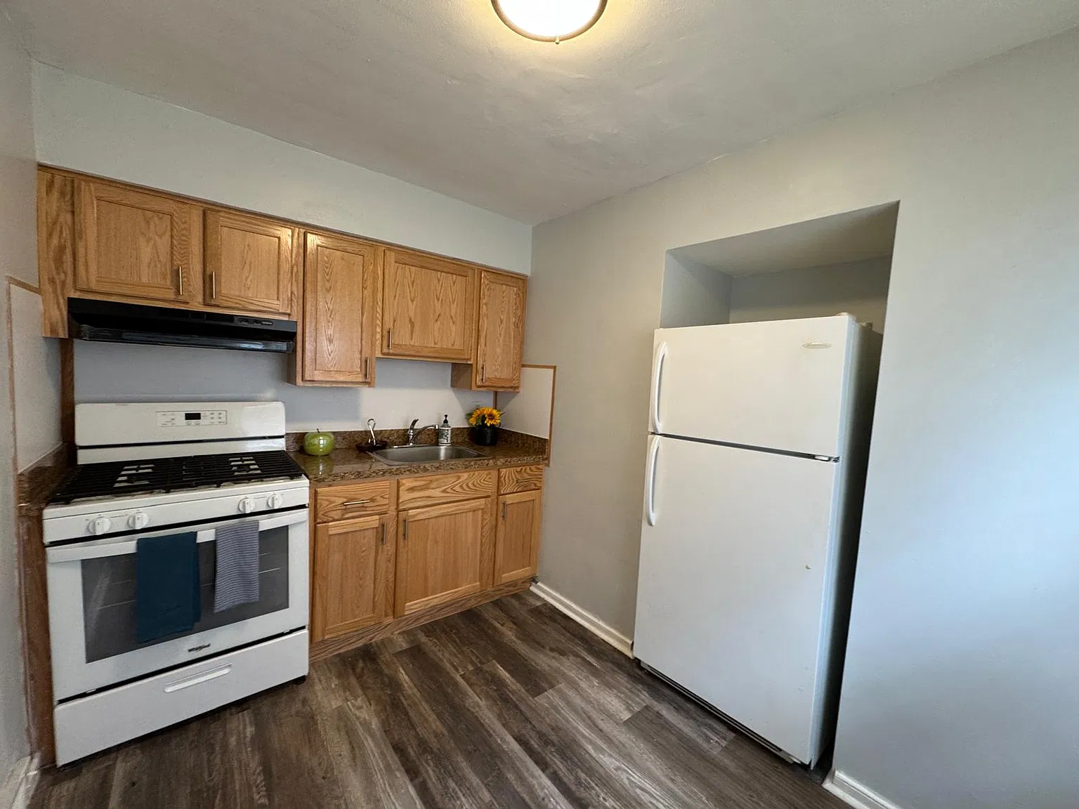 2 bed, $1,350 — Photo 2