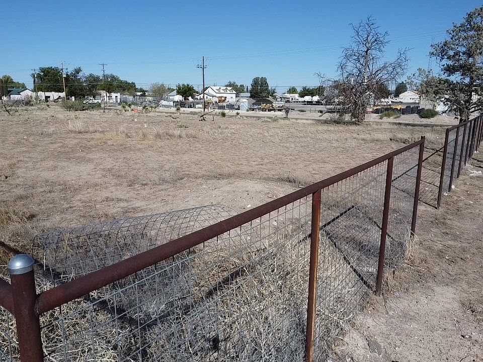 2nd image of 801 W Galveston St