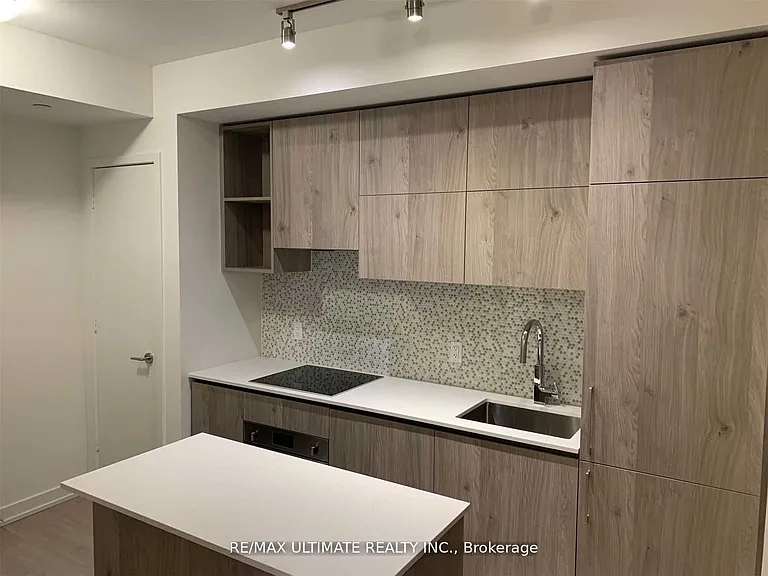 1 Yorkville Ave #1907 — Photo 8