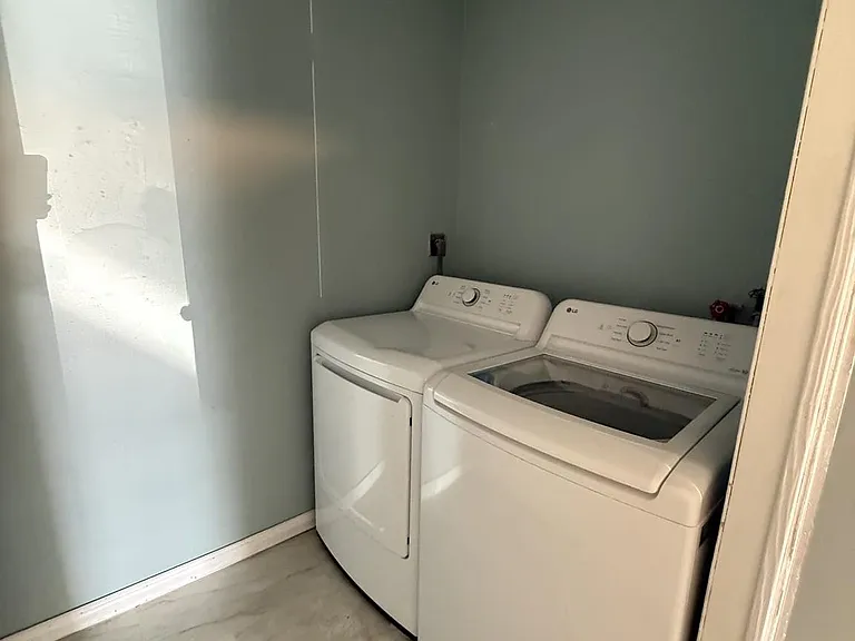 8 Radford Pl — Photo 2