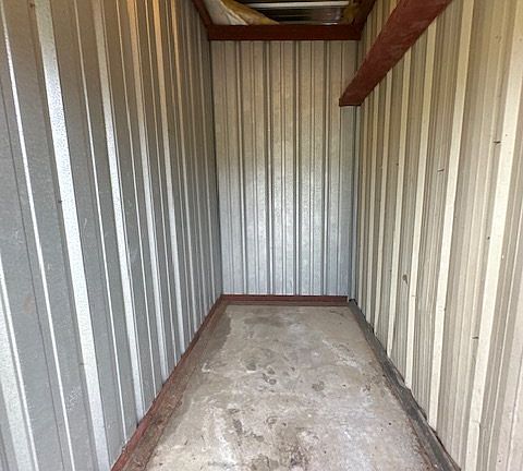 4th image of 327 Shanklin Rd #14