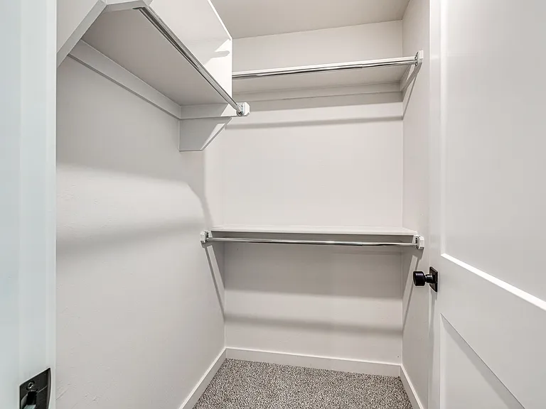 610 W 2nd St #100 — Photo 34