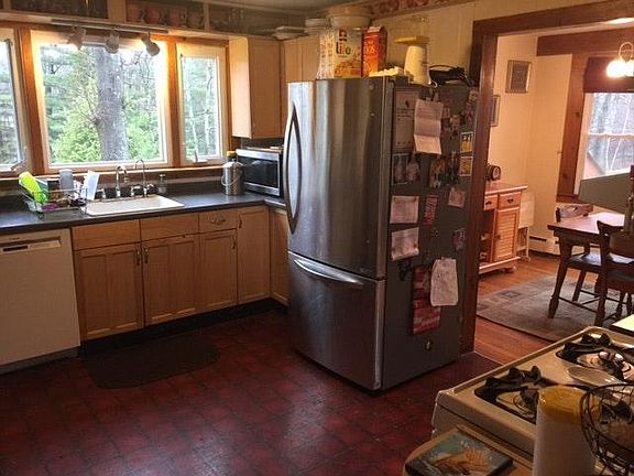5th image of 42 Pinehurst Ave