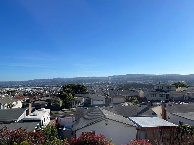 Rocca Ave — Photo 3