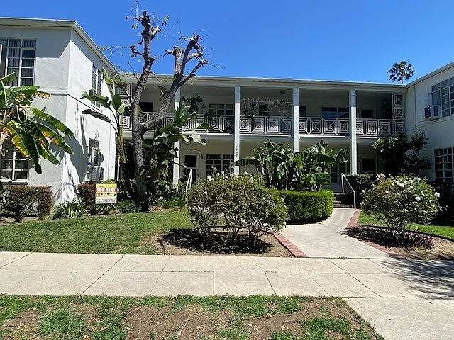 1340 N. June St/6616-6622 De Longpre Ave. — Photo 1