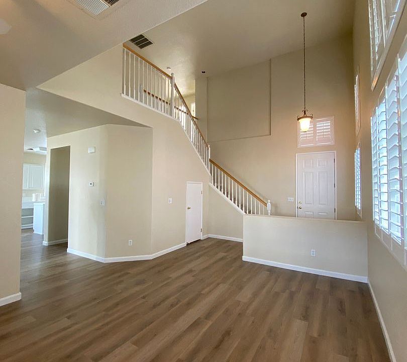 1st image of 1885 Jamestown Dr