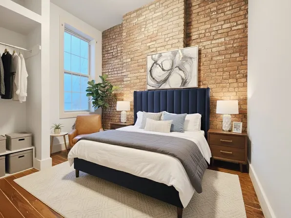 848 Hart Street image 4 of 15