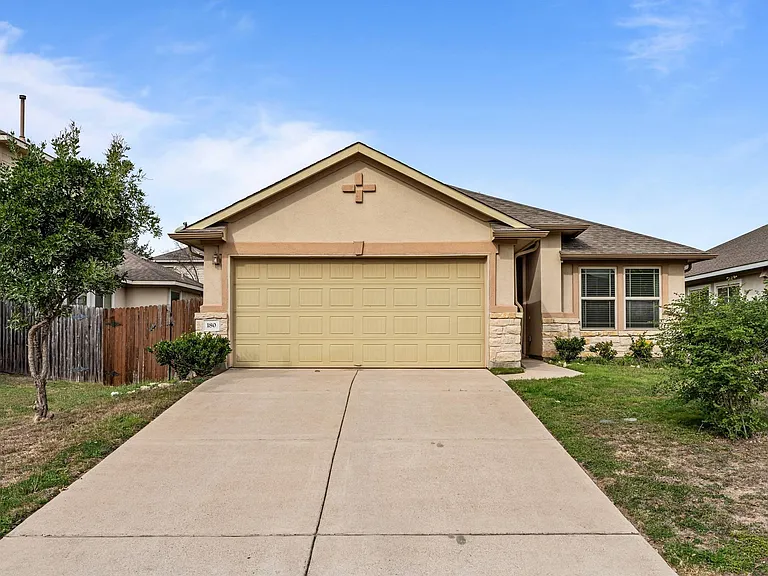 180 Fletcher Bnd — Photo 1