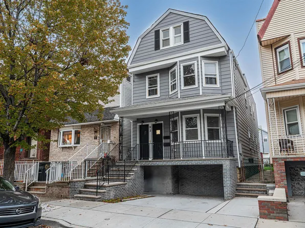 93 West 11th Street image 1 of 29