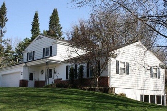 2nd image of 217 Sunset Pl
