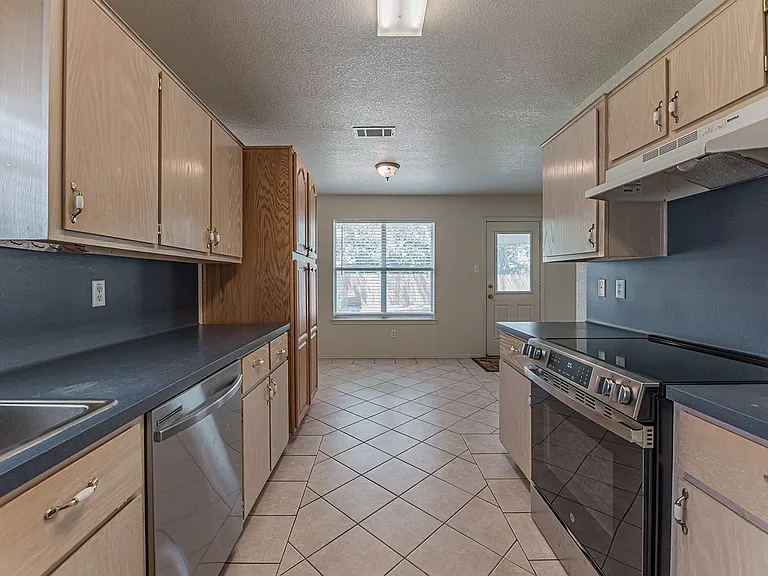 4409 Bowles Dr — Photo 23
