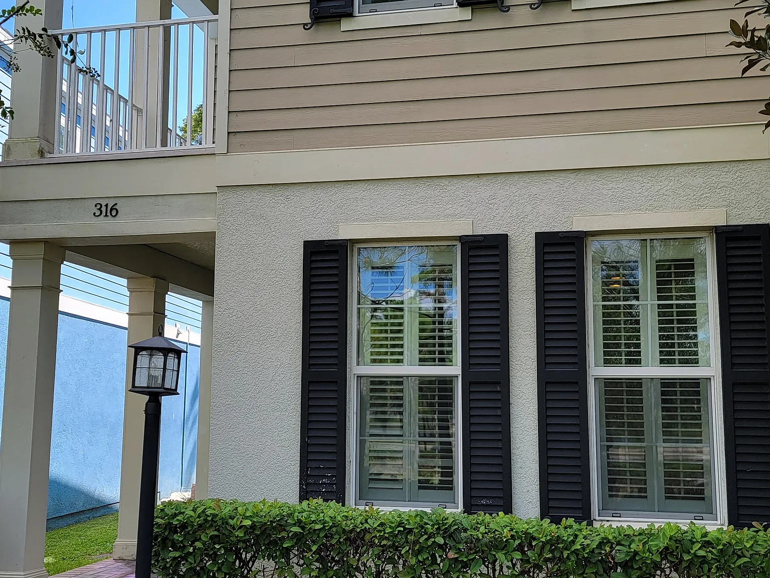 3 bed, 2.0 bath, 1547 sqft, $2,700 — Photo 1